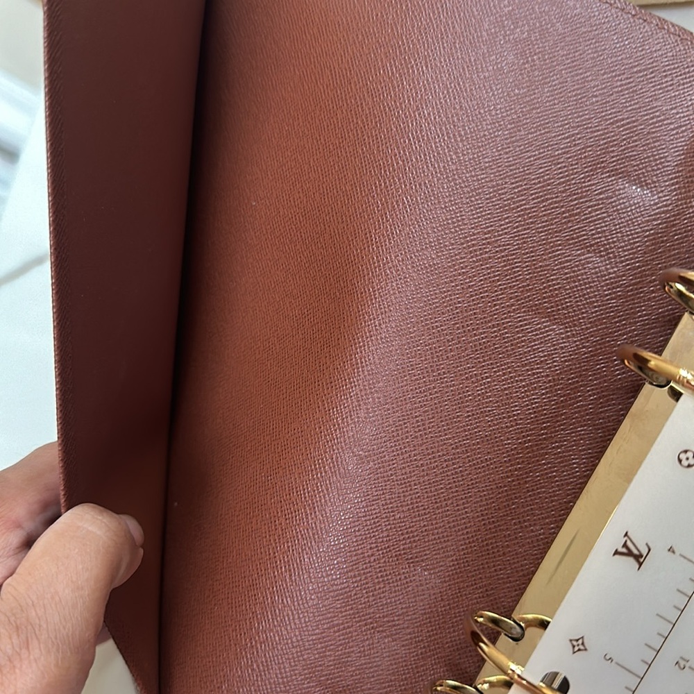 Louis Vuitton Large Agenda Ring Cover - Picture 16 of 16